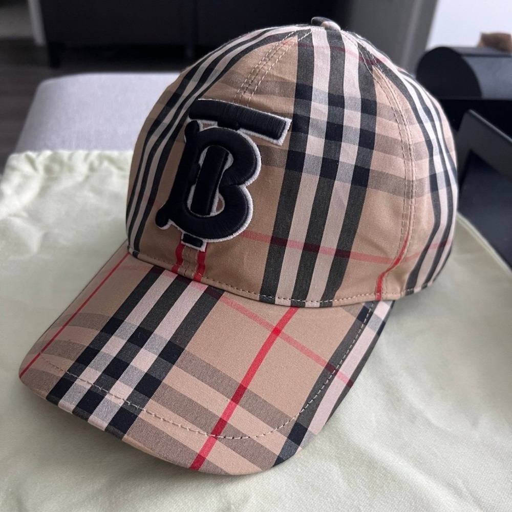 Burberry hat
